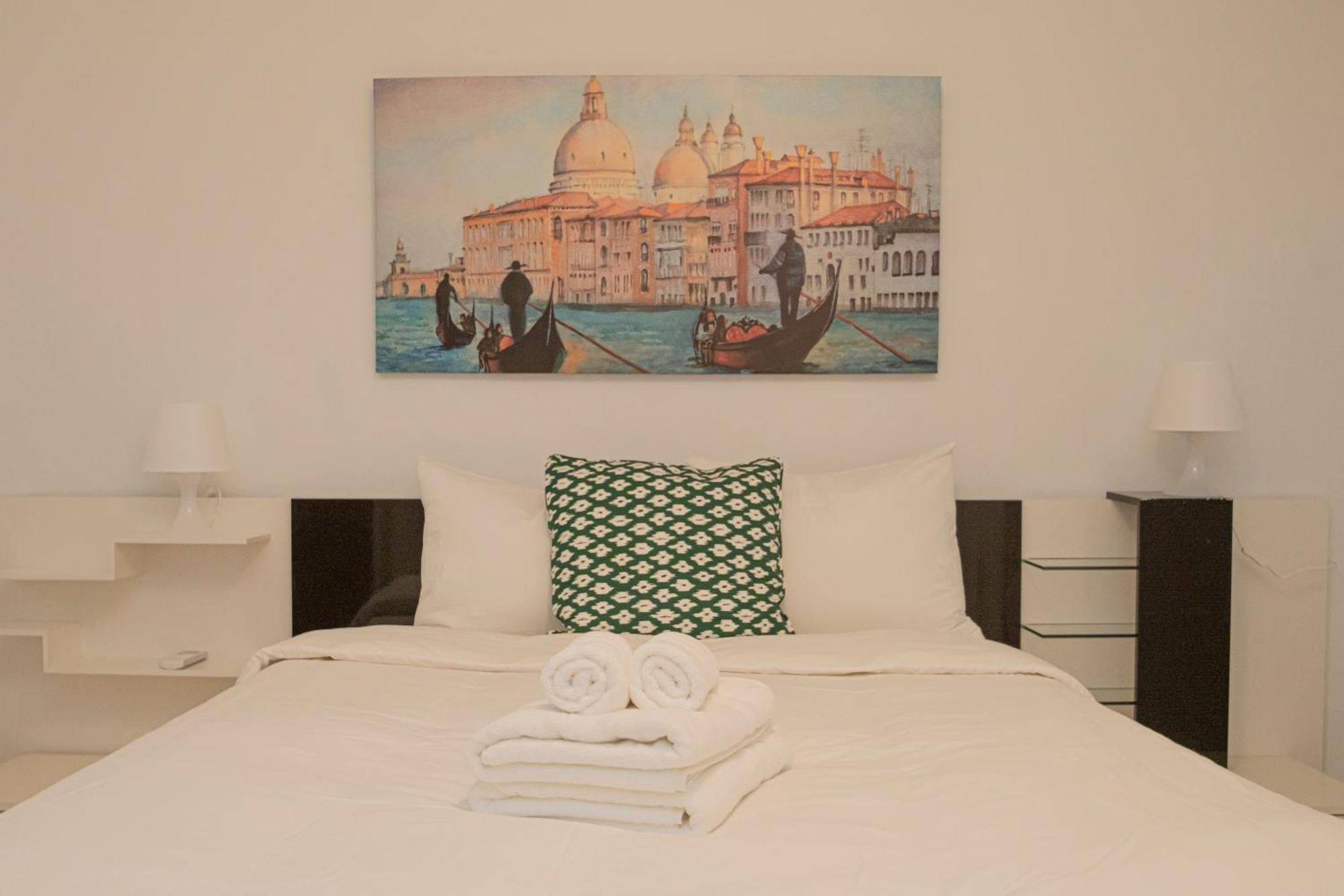 Apartment 3 Bedroom In The Heart Of Triana