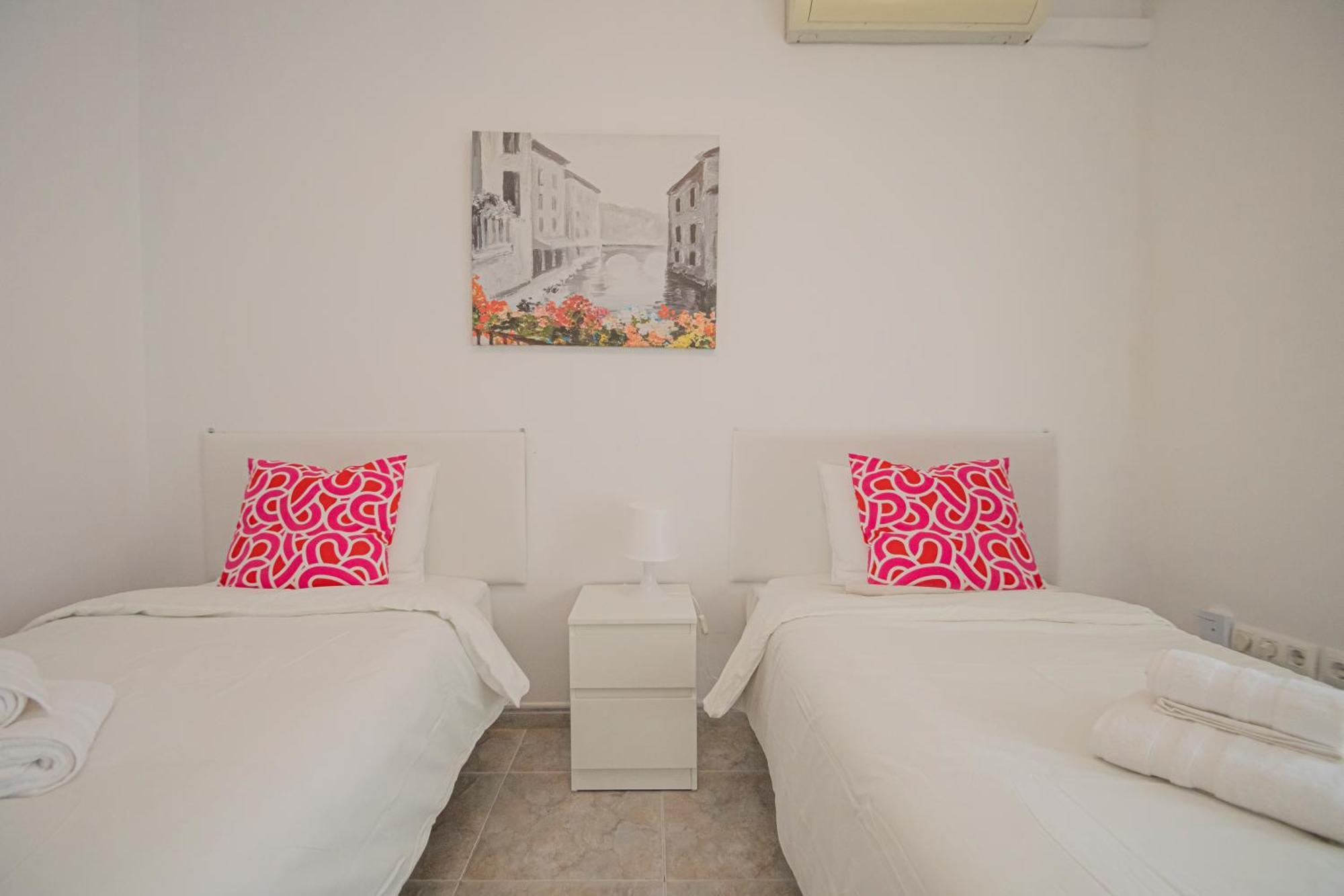 Apartment 3 Bedroom In The Heart Of Triana Seville